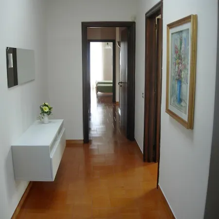 White Flowers Quadrupla Con Garage Privato In Centro Polignano a Mare